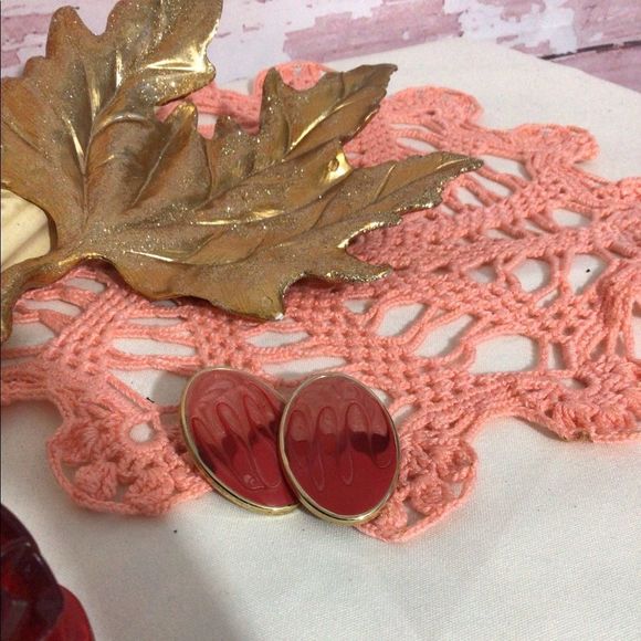 Vintage 80’s Enamel Earrings Gold Metal Base Red Pink Swirls Oval Earrings Post - Picture 7 of 14